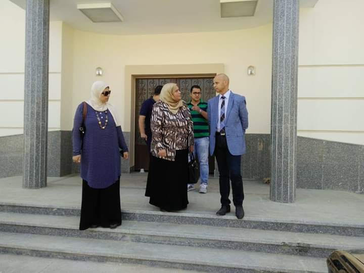 وكيل وزارة الصحة بالشرقية يتفقد المراكز الطبية بالعاشر