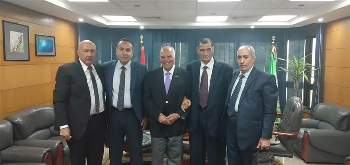 نقيب المعلمين يهنئ المستشار أبو بكر الصديق لتوليه منصب رئيس هيئة قضايا الدولة