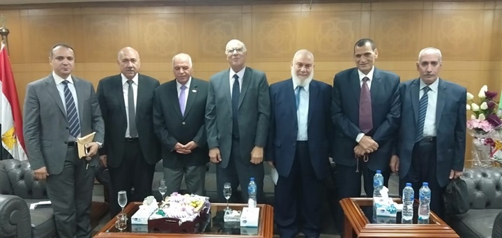 نقيب المعلمين يهنئ المستشار أبو بكر الصديق لتوليه منصب رئيس هيئة قضايا الدولة