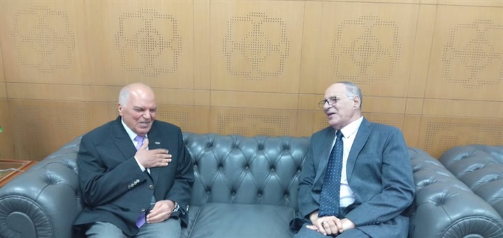 نقيب المعلمين يهنئ المستشار أبو بكر الصديق لتوليه منصب رئيس هيئة قضايا الدولة