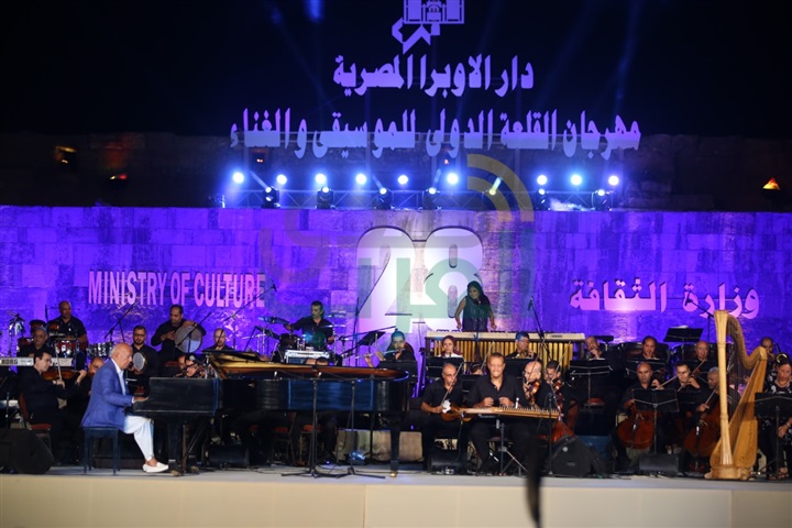 بالصور.. عمر خيرت يختتم حفلات مهرجان القلعه للموسيقي والغناء بالصور.. عمر خيرت يختتم حفلات مهرجان القلعه للموسيقي والغناء