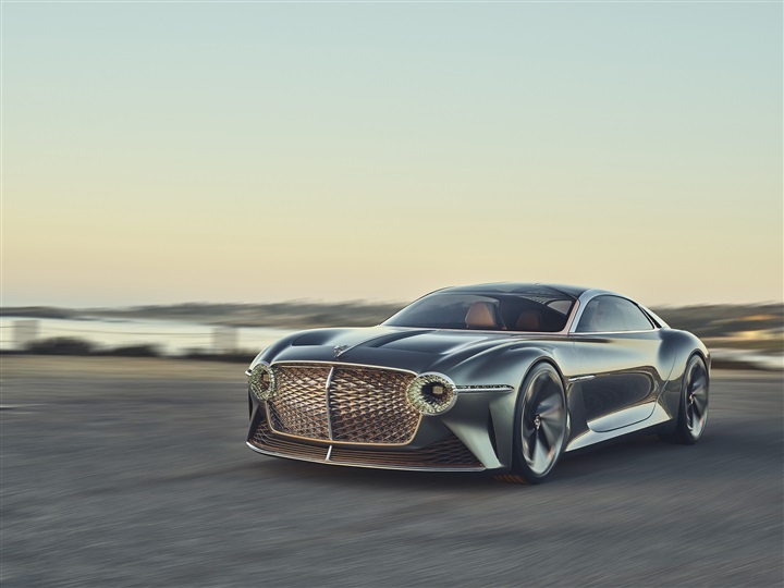 Bentley تطرح صور ديناميكية مميّزة لسيارتها المستقبلية الجديدة EXP 100 GT Bentley تطرح صور ديناميكية مميّزة لسيارتها المستقبلية الجديدة EXP 100 GT