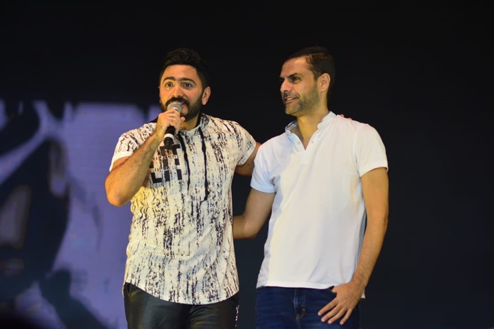 بالصور.. تامر حسني يحتفل مرور 15 عام على طرح أول ألبوم خاص له بمدينة العلمين الجديدة بالصور.. تامر حسني يحتفل مرور 15 عام على طرح أول ألبوم خاص له بمدينة العلمين الجديدة