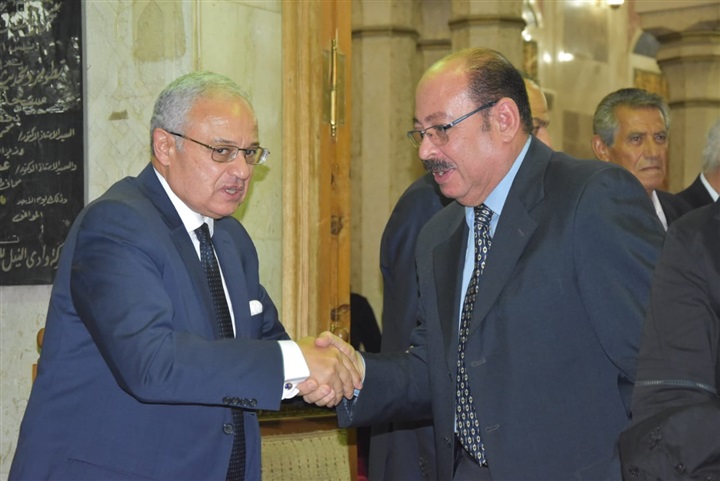 شاهد.. وزراء سابقين وحاليين يشاركون عزاء عم هشام زعزوع وزير السياحة الأسبق شاهد.. وزراء سابقين وحاليين يشاركون عزاء عم هشام زعزوع وزير السياحة الأسبق