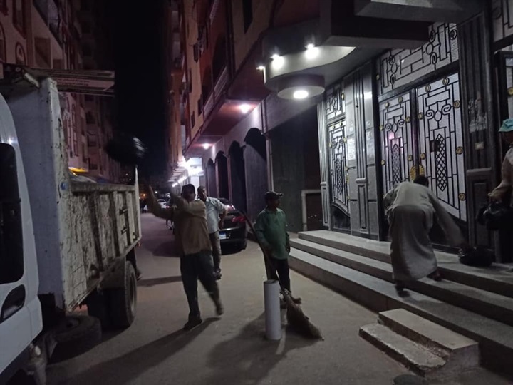 جمع المخلفات ليلًا.. إطلاق إشارة البدء بجمع القمامة من المنبع بغرب كفر الشيخ