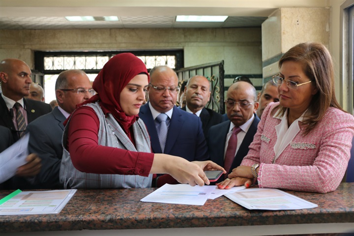 وزيرى التخطيط والتنمية المحلية ومحافظ القاهرة يفتتحون المراكز التكنولوجية بحيي المطرية والزيتون 