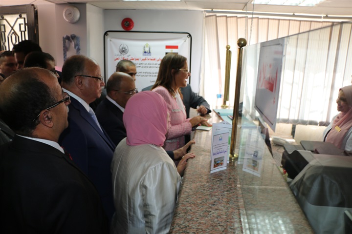 وزيرى التخطيط والتنمية المحلية ومحافظ القاهرة يفتتحون المراكز التكنولوجية بحيي المطرية والزيتون 