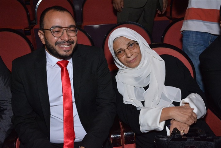 توافد نجوم الفن علي مهرجان همسة للفنون توافد نجوم الفن علي مهرجان همسة للفنون
