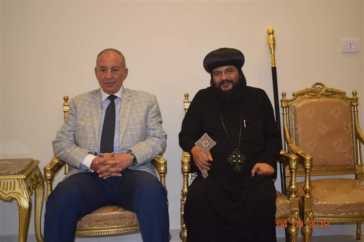 محافظ البحر الأحمر يلتقى بالأنبا إيلاريون بكاتدرائية البابا شنوده بالغردقة