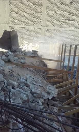 إزالة حالتي بناء بدون ترخيص بمركز بنى مزار بالمنيا 