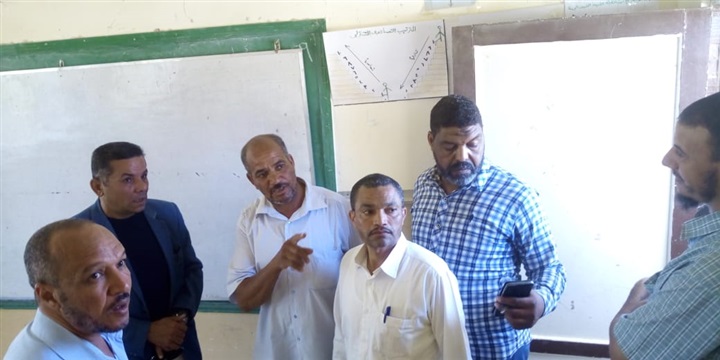 متابعة استعدادات مدارس سيوة لاستقبال العام الدراسى و60 ألف جنيه لدعم تخفيض أسعار مستلزمات المدارس بالواحة  