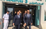وزير الطيران المدني يلتقي بالعاملين في مطار الأقصر الدولي