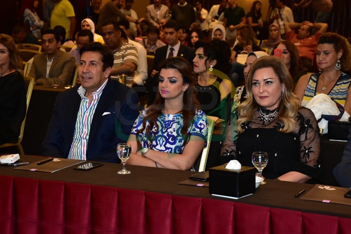 بالصور.. المؤتمر الصحفي لجائزة راشد بن حمد للإبداع في دورته الثانية بالصور.. المؤتمر الصحفي لجائزة راشد بن حمد للإبداع في دورته الثانية