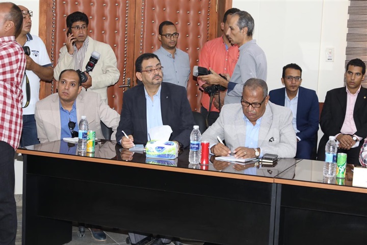 محافظ سوهاج ووزير الأسكان يتفقدان مشروعات الإسكان بمدينة سوهاج الجديدة