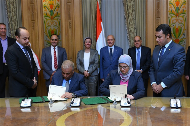 "العصار" و"فؤاد" يشهدان توقيع عقد المشروع الاسترشادي لتصميم وإنشاء محطات غاز حيوى "العصار" و"فؤاد" يشهدان توقيع عقد المشروع الاسترشادي لتصميم وإنشاء محطات غاز حيوى