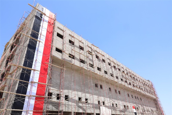 محافظ سوهاج ووزير الأسكان يتفقدان مشروعات الإسكان بمدينة سوهاج الجديدة