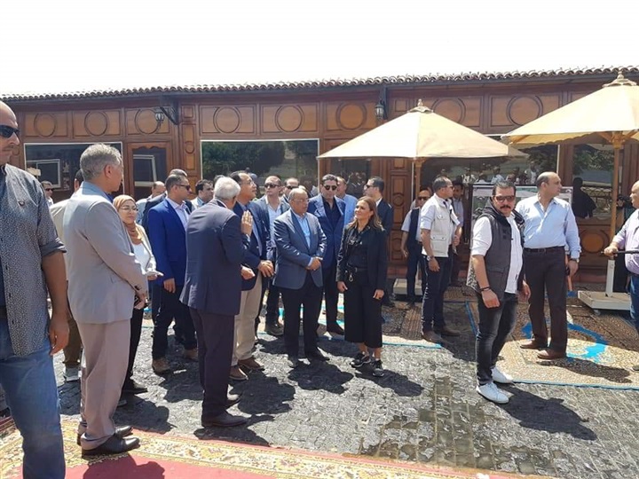 رئيس الوزراء يتفقد مشروع شارع مصر خلال زيارته لمحافظة المنيا