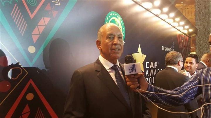 محافظ البحر الأحمر يجري بعض اللقاءات التليفزيونية علي هامش توقيع عقد تسليم جوائز احسن لاعب إفريقي بالغردقة 