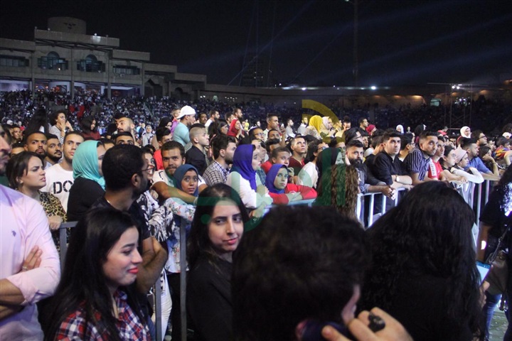 بالصور.. حفل تامر حسني بالصاله المغطاة بمدينة نصر