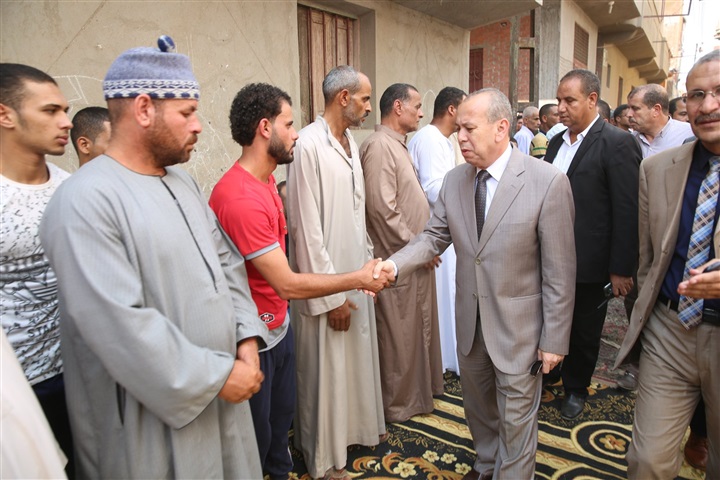 بالصور.. تشييع جثمان شهيد سيناء في جنازة عسكرية مهيبة بكفر الشيخ