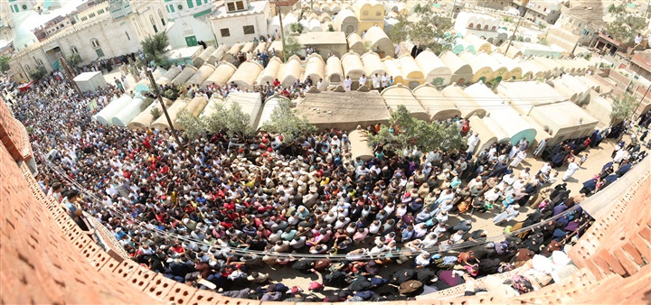 بالصور.. تشييع جثمان شهيد سيناء في جنازة عسكرية مهيبة بكفر الشيخ