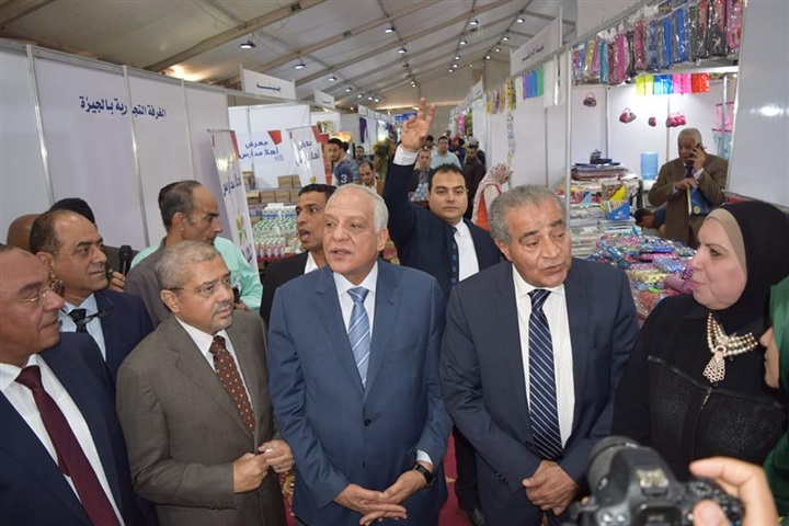 وزير التموين ومحافظ الجيزة يفتتحان معرض الغرفة التجارية لاستقبال المدارس
