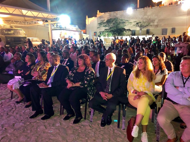 فرقة توشكي تتألق في أنجولا والجناح المصري يخطف الأنظار فرقة توشكي تتألق في أنجولا والجناح المصري يخطف الأنظار