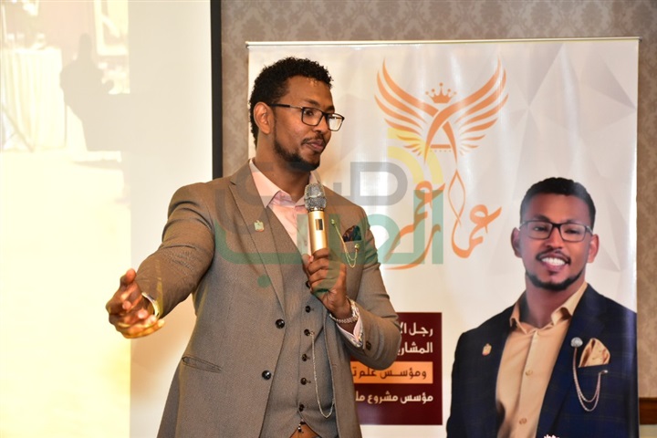 بالصور.. توقيع كتاب «الأسرار الـ7 للثراء السريع» لـ«عمار عمر» 