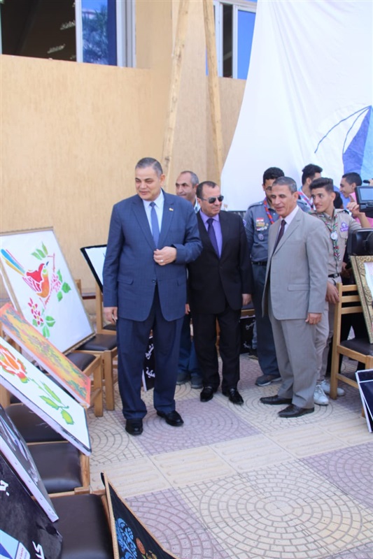 بالصور.. رئيس جامعة كفر الشيخ يتفقد معرض الأشغال الفنية