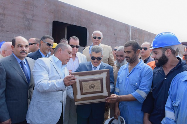 الفريق أسامة ربيع يتفقد ترسانات الهيئة بالسويس ومركز التدريب المهني ويلتقي بالعاملين