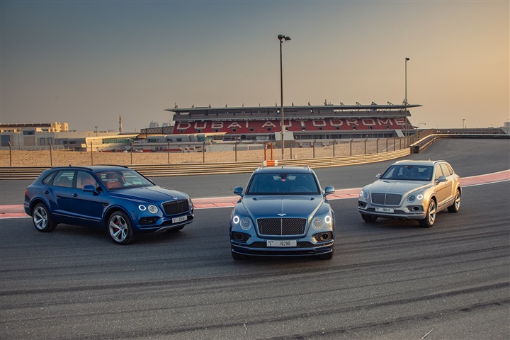 BENTLEY تحتفل بنتائج مبيعات قياسية لطراز BENTAYGA في الشرق الأوسط تزامناً مع الإطلاق الإقليمي لأسرع مركبة SUV في العالم BENTLEY تحتفل بنتائج مبيعات قياسية لطراز BENTAYGA في الشرق الأوسط تزامناً مع الإطلاق الإقليمي لأسرع مركبة SUV في العالم