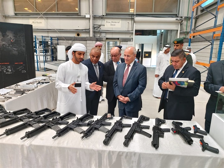 العصار يتفقد مجمع توازن الصناعي و"ياه سات" وأبو ظبي لبناء السفن العصار يتفقد مجمع توازن الصناعي و"ياه سات" وأبو ظبي لبناء السفن