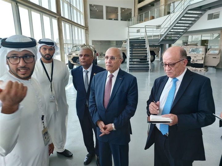 العصار يتفقد مجمع توازن الصناعي و"ياه سات" وأبو ظبي لبناء السفن العصار يتفقد مجمع توازن الصناعي و"ياه سات" وأبو ظبي لبناء السفن