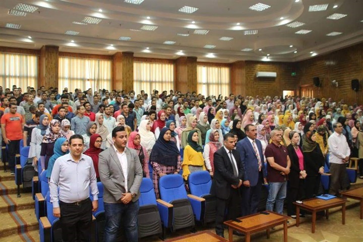 بالصور.. رئيس جامعة كفر الشيخ يشهد حفل استقبال الطلاب الجدد بكلية الطب البشري