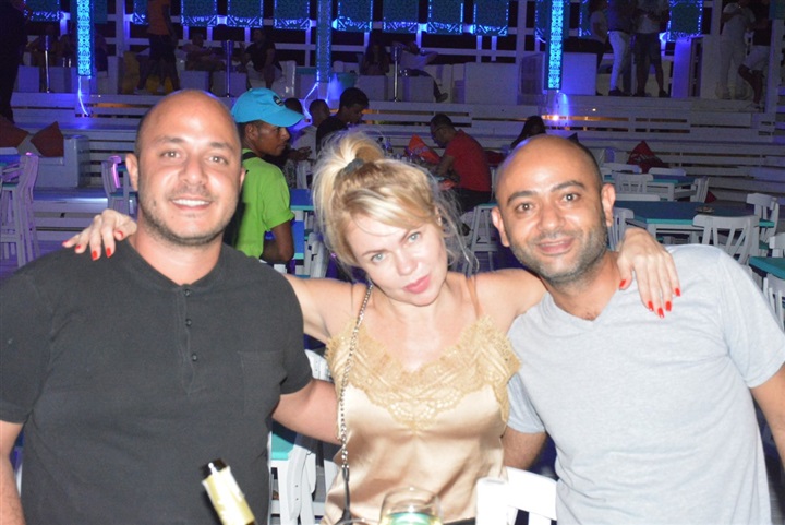 بالصور.. نجوم العالم فى الديجيهات يشعلون حفل شاطى "Vibesbeach" بالبحر الأحمر بالصور.. نجوم العالم فى الديجيهات يشعلون حفل شاطى "Vibesbeach" بالبحر الأحمر