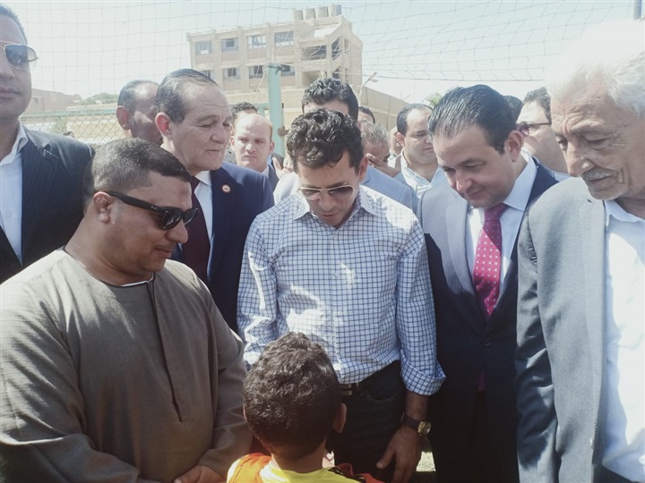 بحضور النائب علاء عابد.. وزير الرياضه يفتتح عدة مراكز شباب بالصف 