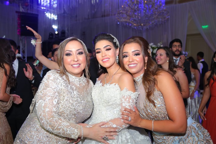 بالصور.. تامر حسني وأحمد عصام يشعلان زفاف "شهد إسماعيل" و"عمرو أحمد" بحضور صفاء أبو السعود وبسمة وهبة وزينة بالصور.. تامر حسني وأحمد عصام يشعلان زفاف "شهد إسماعيل" و"عمرو أحمد" بحضور صفاء أبو السعود وبسمة وهبة وزينة