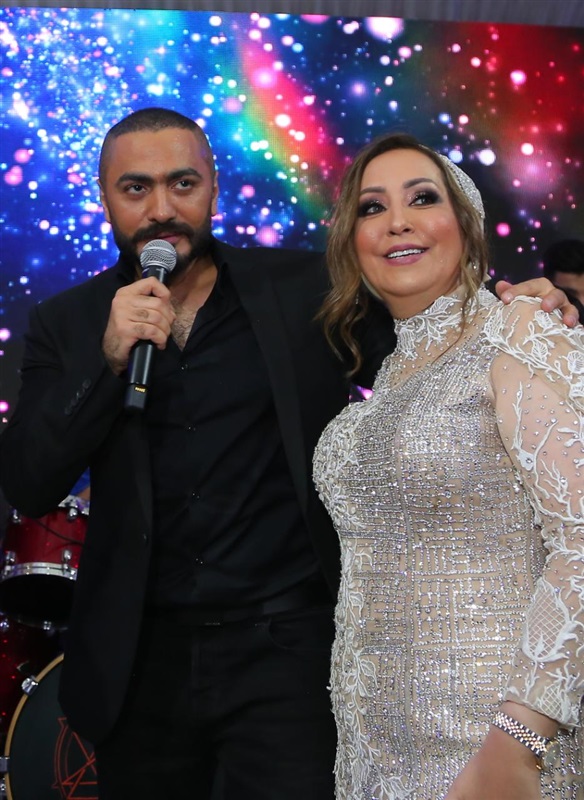 بالصور.. تامر حسني وأحمد عصام يشعلان زفاف "شهد إسماعيل" و"عمرو أحمد" بحضور صفاء أبو السعود وبسمة وهبة وزينة بالصور.. تامر حسني وأحمد عصام يشعلان زفاف "شهد إسماعيل" و"عمرو أحمد" بحضور صفاء أبو السعود وبسمة وهبة وزينة