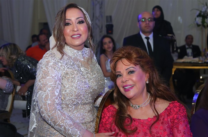 بالصور.. تامر حسني وأحمد عصام يشعلان زفاف "شهد إسماعيل" و"عمرو أحمد" بحضور صفاء أبو السعود وبسمة وهبة وزينة بالصور.. تامر حسني وأحمد عصام يشعلان زفاف "شهد إسماعيل" و"عمرو أحمد" بحضور صفاء أبو السعود وبسمة وهبة وزينة