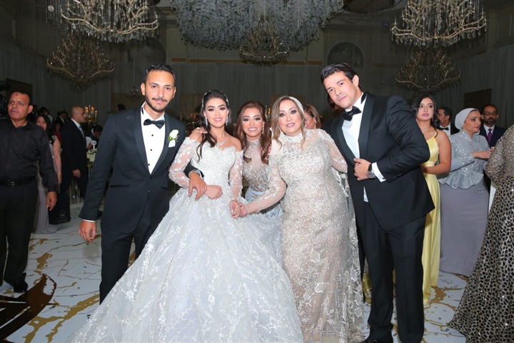بالصور.. تامر حسني وأحمد عصام يشعلان زفاف "شهد إسماعيل" و"عمرو أحمد" بحضور صفاء أبو السعود وبسمة وهبة وزينة بالصور.. تامر حسني وأحمد عصام يشعلان زفاف "شهد إسماعيل" و"عمرو أحمد" بحضور صفاء أبو السعود وبسمة وهبة وزينة