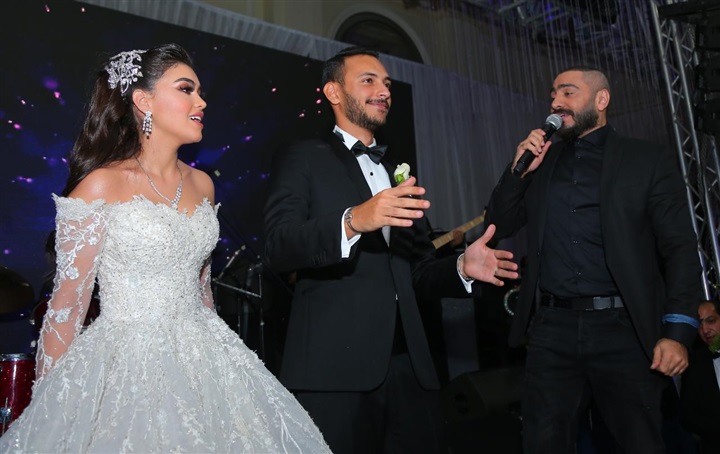 بالصور.. تامر حسني وأحمد عصام يشعلان زفاف "شهد إسماعيل" و"عمرو أحمد" بحضور صفاء أبو السعود وبسمة وهبة وزينة بالصور.. تامر حسني وأحمد عصام يشعلان زفاف "شهد إسماعيل" و"عمرو أحمد" بحضور صفاء أبو السعود وبسمة وهبة وزينة