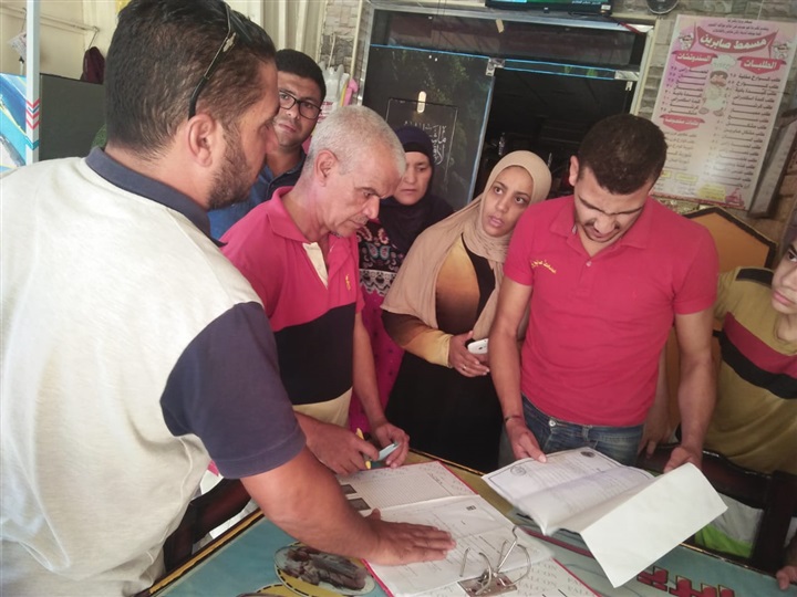 حملة لإزالة اشغالات مقهي ومطعم بشارع الإسكندرية  وتوسعات وحدة سكنية بعمارات الروضة   بمطروح