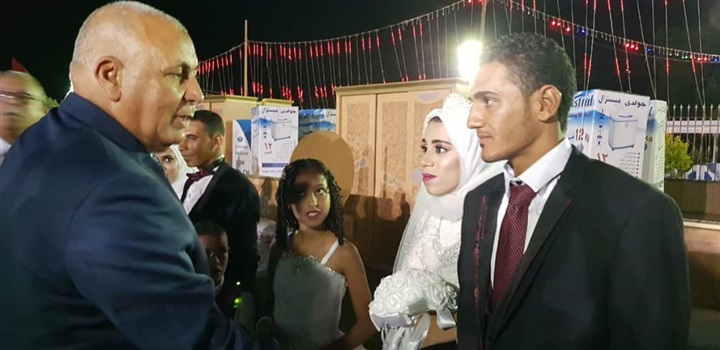 "الزملوط" يشهد احتفالية الزفاف الجماعي لعدد 26 عريس وعروسة