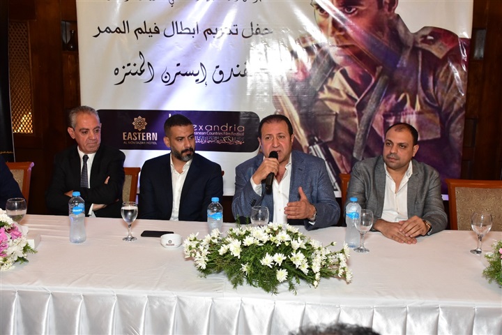 في ندوة "الممر".. الأمير أباظة يكرم صناع الفيلم في ندوة "الممر".. الأمير أباظة يكرم صناع الفيلم