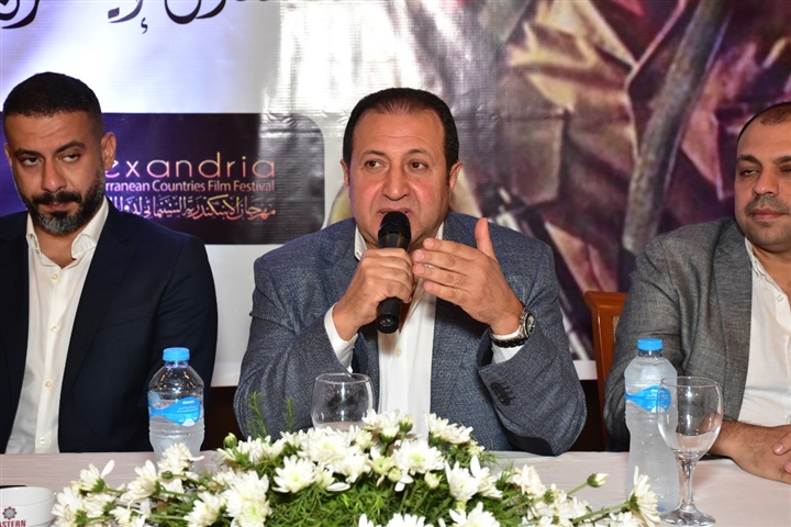 في ندوة "الممر".. الأمير أباظة يكرم صناع الفيلم في ندوة "الممر".. الأمير أباظة يكرم صناع الفيلم