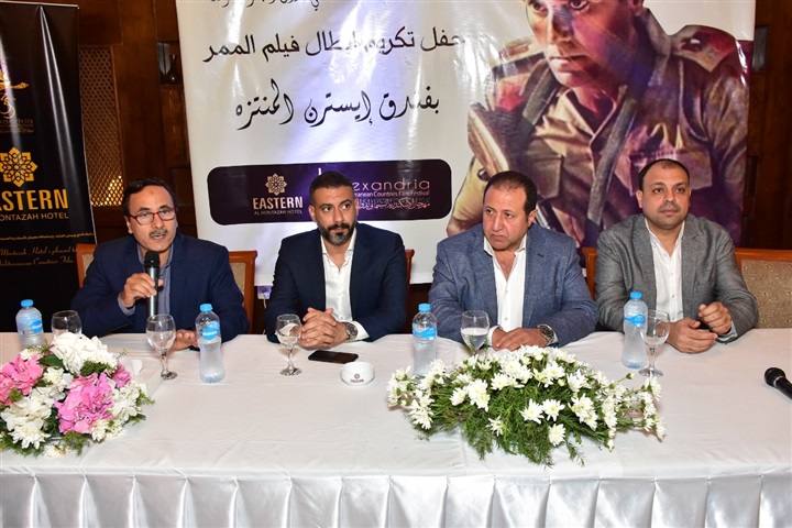 في ندوة "الممر".. الأمير أباظة يكرم صناع الفيلم في ندوة "الممر".. الأمير أباظة يكرم صناع الفيلم