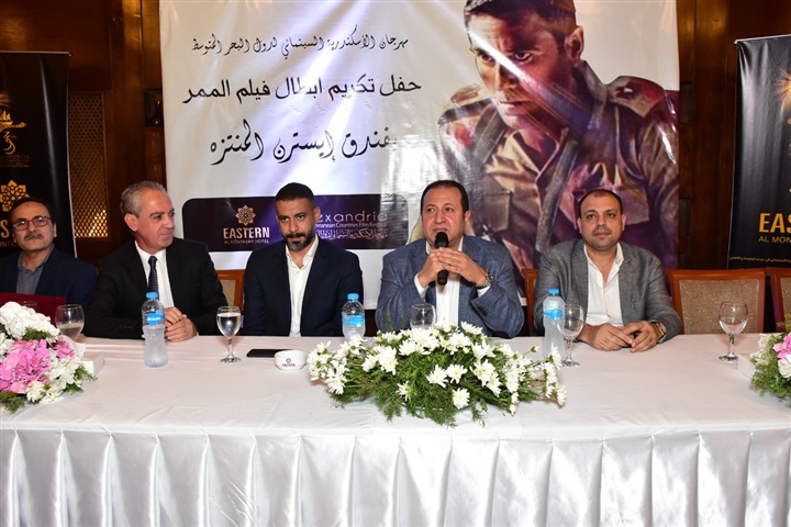 في ندوة "الممر".. الأمير أباظة يكرم صناع الفيلم في ندوة "الممر".. الأمير أباظة يكرم صناع الفيلم