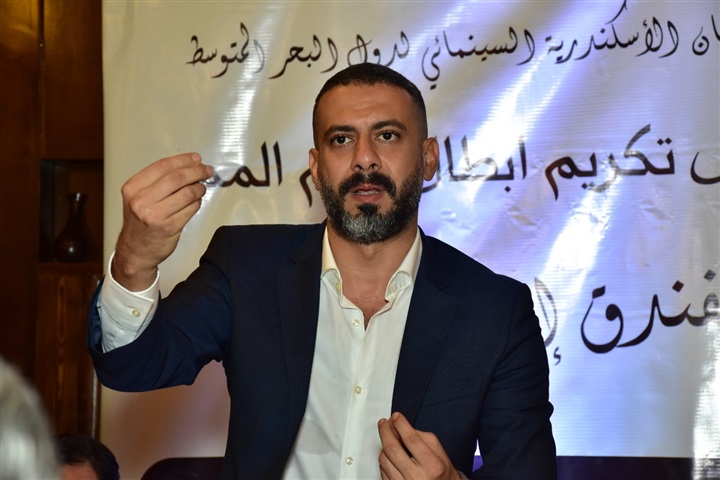 في ندوة "الممر".. الأمير أباظة يكرم صناع الفيلم في ندوة "الممر".. الأمير أباظة يكرم صناع الفيلم
