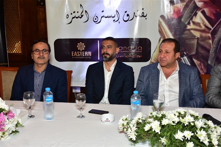 في ندوة "الممر".. الأمير أباظة يكرم صناع الفيلم في ندوة "الممر".. الأمير أباظة يكرم صناع الفيلم