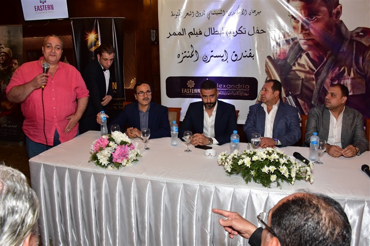 في ندوة "الممر".. الأمير أباظة يكرم صناع الفيلم في ندوة "الممر".. الأمير أباظة يكرم صناع الفيلم